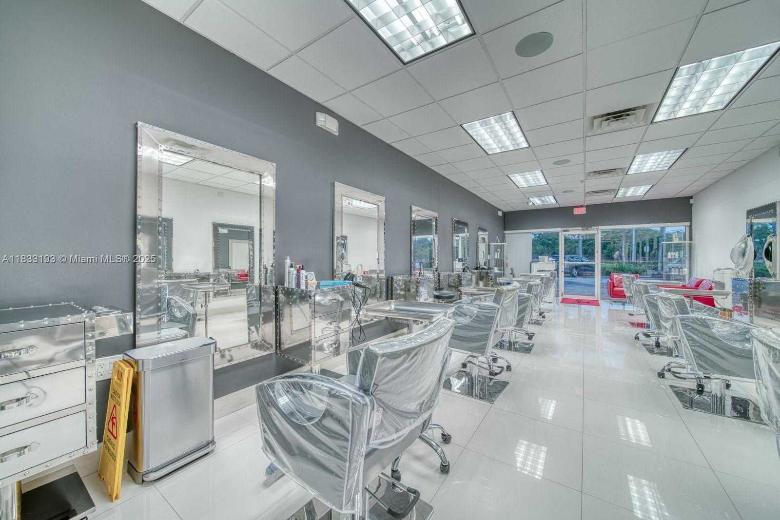 Small Image of FOR SALE IN PINECREST, Pinecrest Number 6