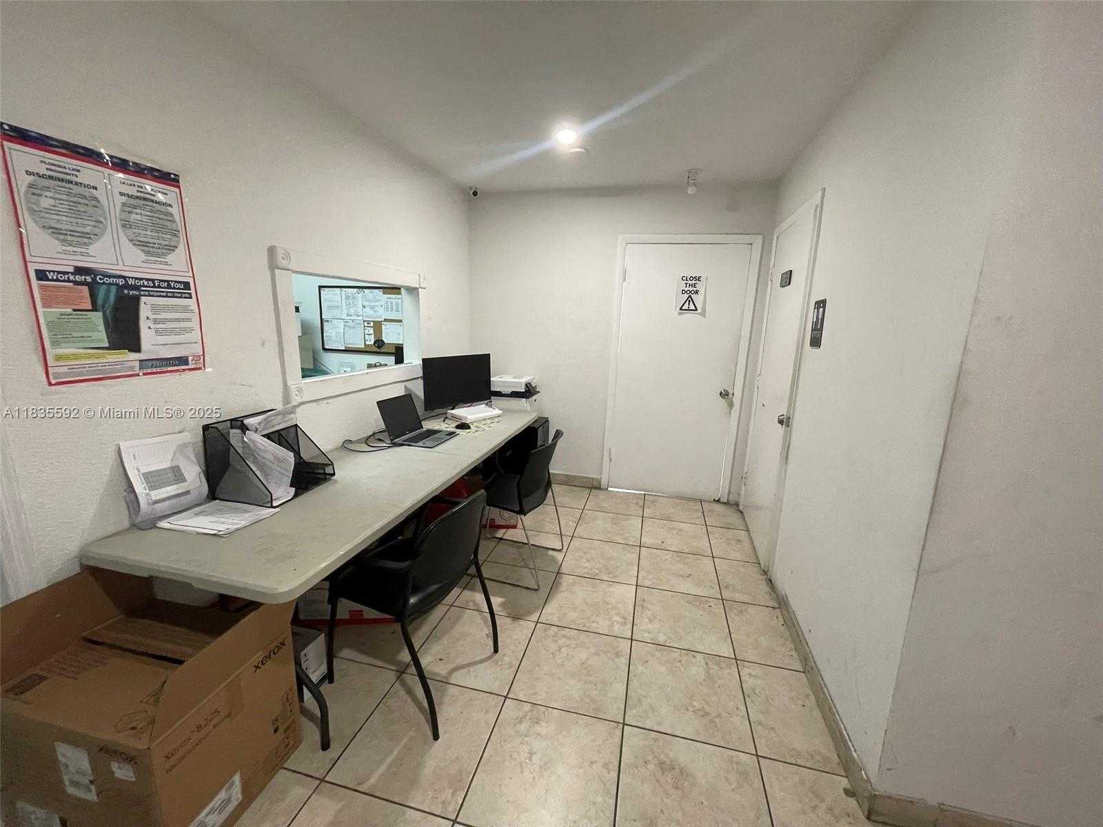 Small Image of Miami Number 17