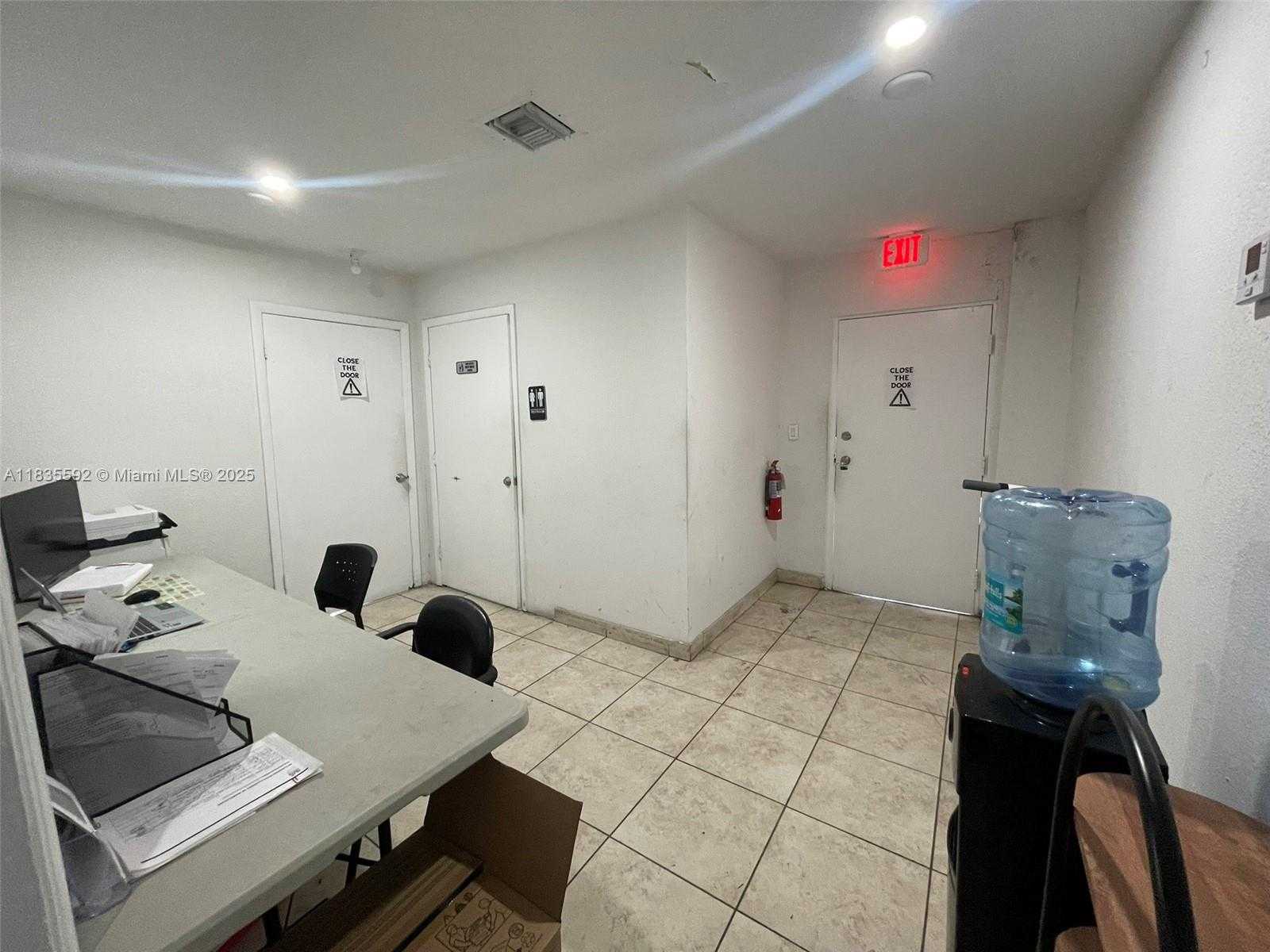 Small Image of Miami Number 18