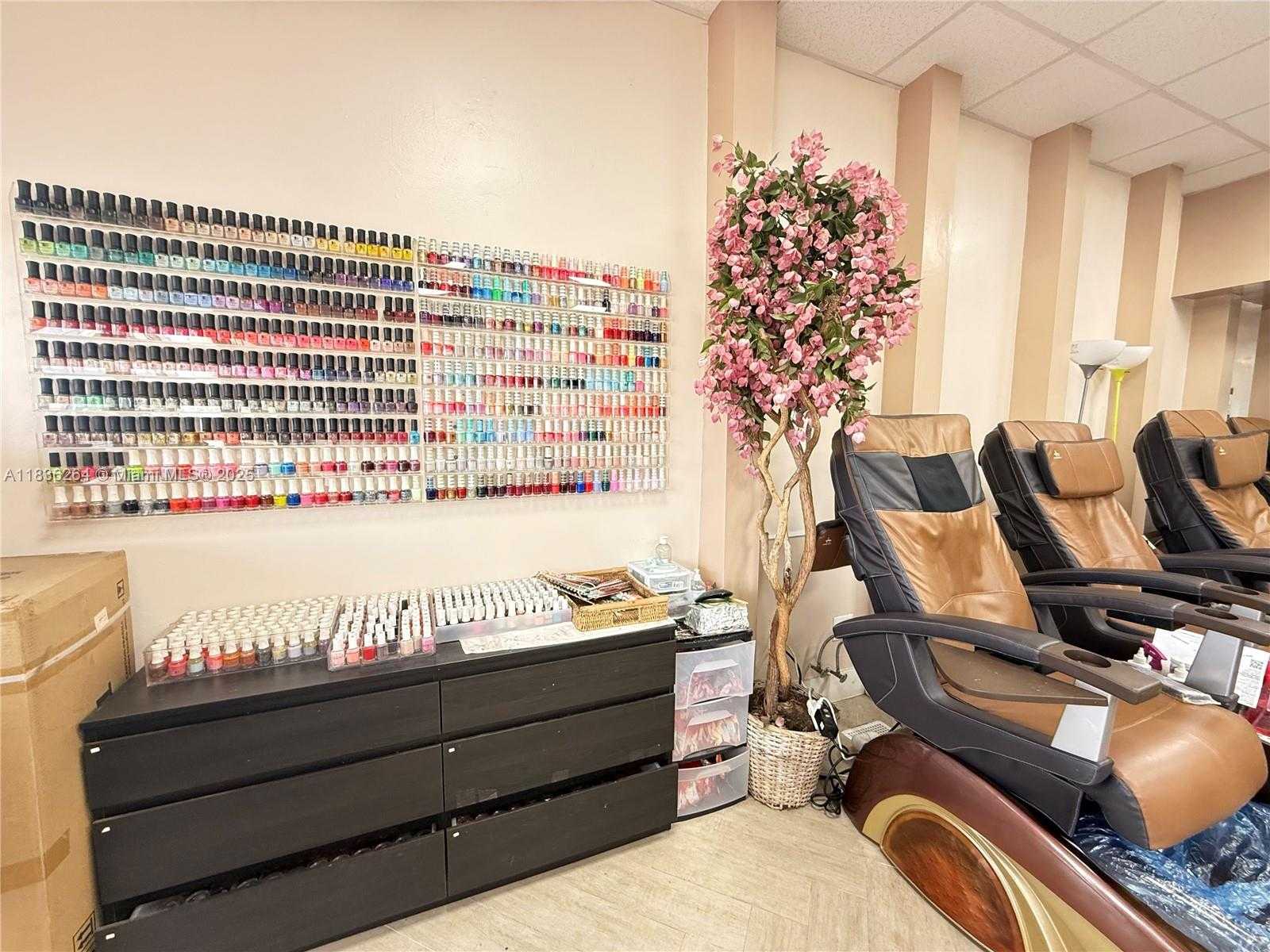 Small Image of 2132 NORTH EAST 123 ST, North Miami Number 5