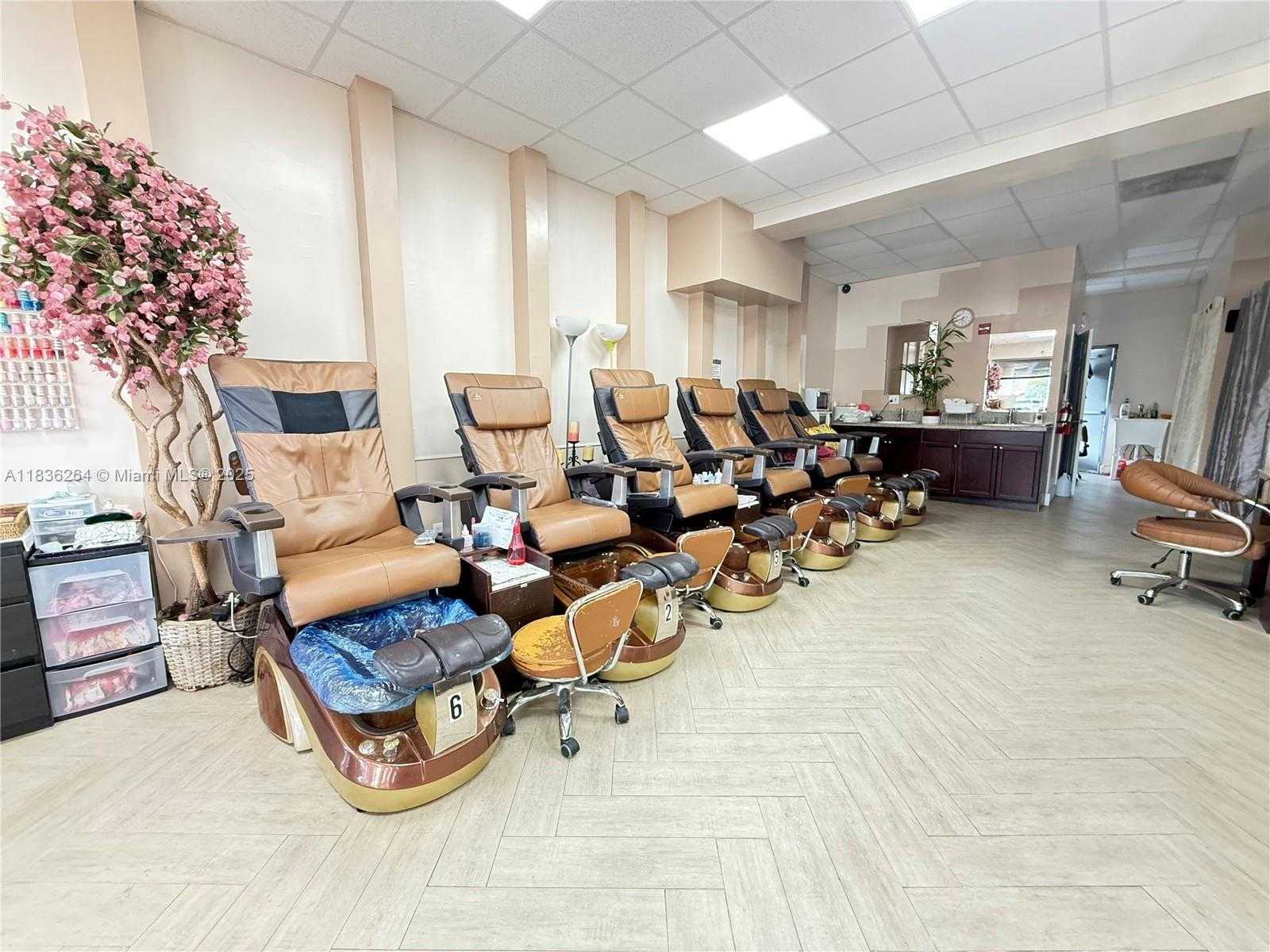 Small Image of 2132 NORTH EAST 123 ST, North Miami Number 6