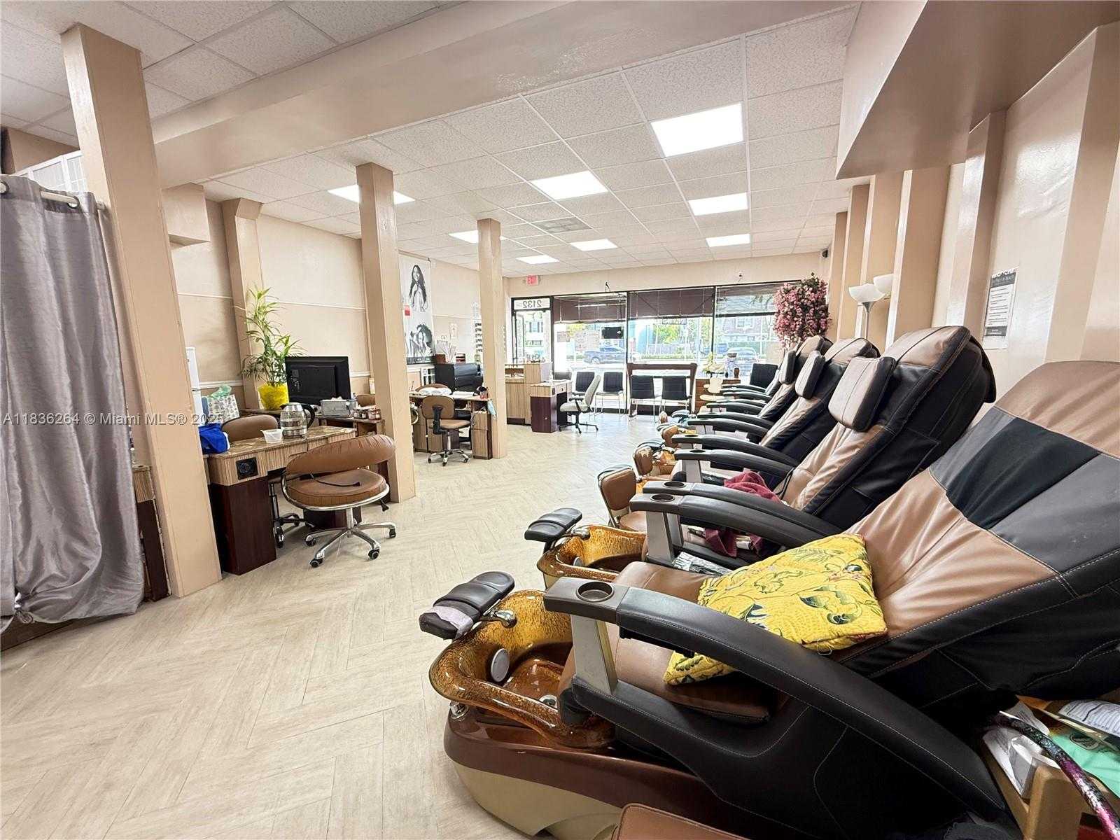Small Image of 2132 NORTH EAST 123 ST, North Miami Number 7