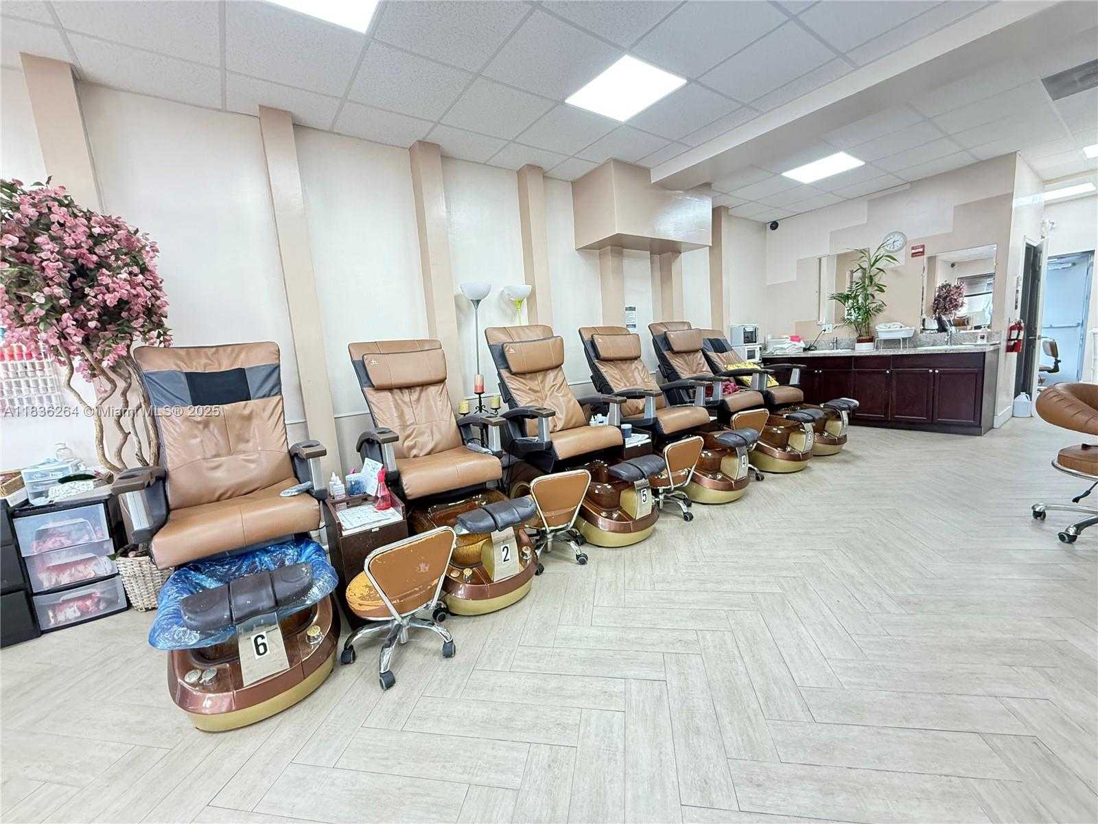 Small Image of 2132 NORTH EAST 123 ST, North Miami Number 8
