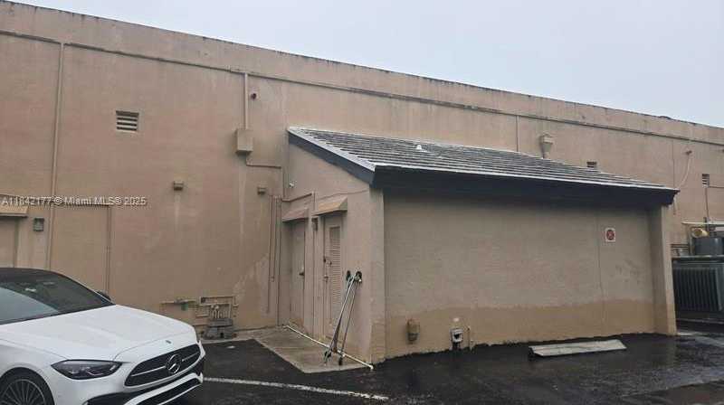 Small Image of 8275 WEST BROWARD BLVD, Plantation Number 21