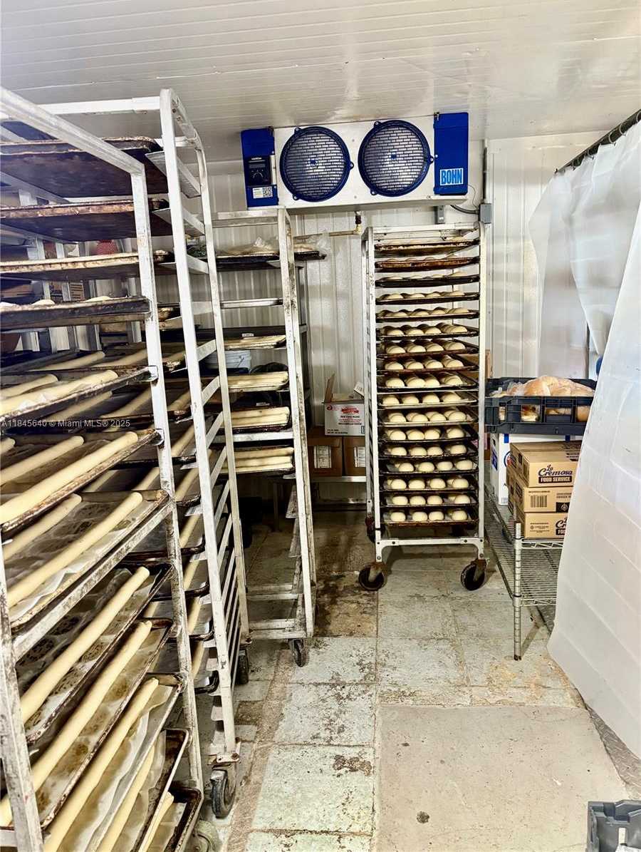 Small Image of 700 PALM AVE, Hialeah Number 13