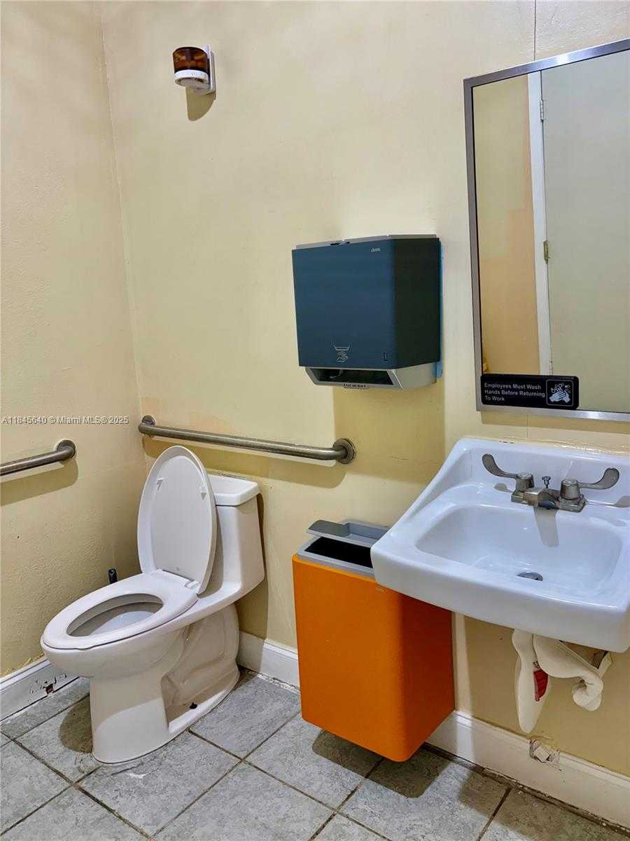 Small Image of 700 PALM AVE, Hialeah Number 24