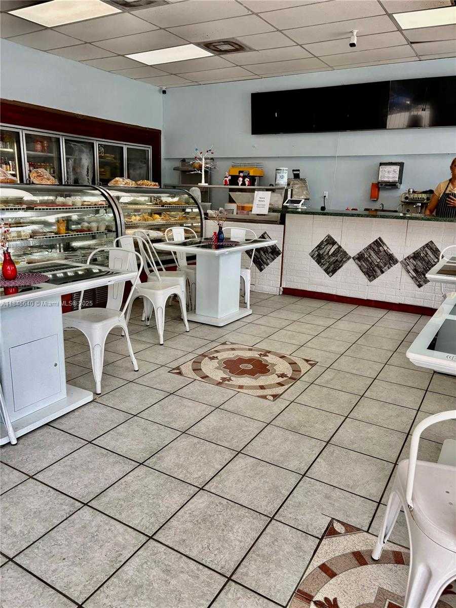 Small Image of 700 PALM AVE, Hialeah Number 8