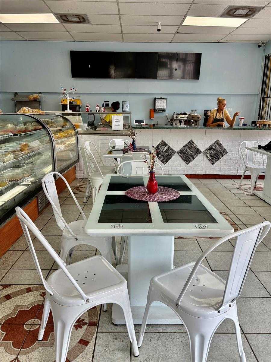 Small Image of 700 PALM AVE, Hialeah Number 9
