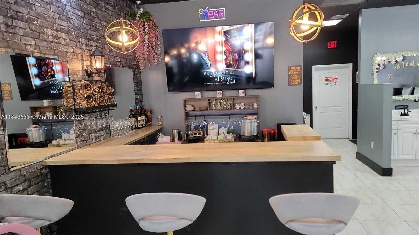 Small Image of 5220 COCONUT CREEK PKWY, Margate Number 4