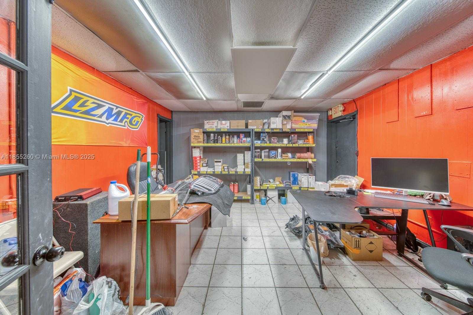Small Image of FOR SALE IN PRIME HIALEAH LOCATION, Hialeah Number 18
