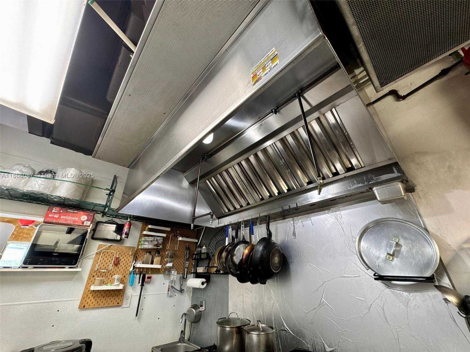 Small Image of WITH TERRACE FOR SALE NEAR DADELAND MALL, Kendall Number 10