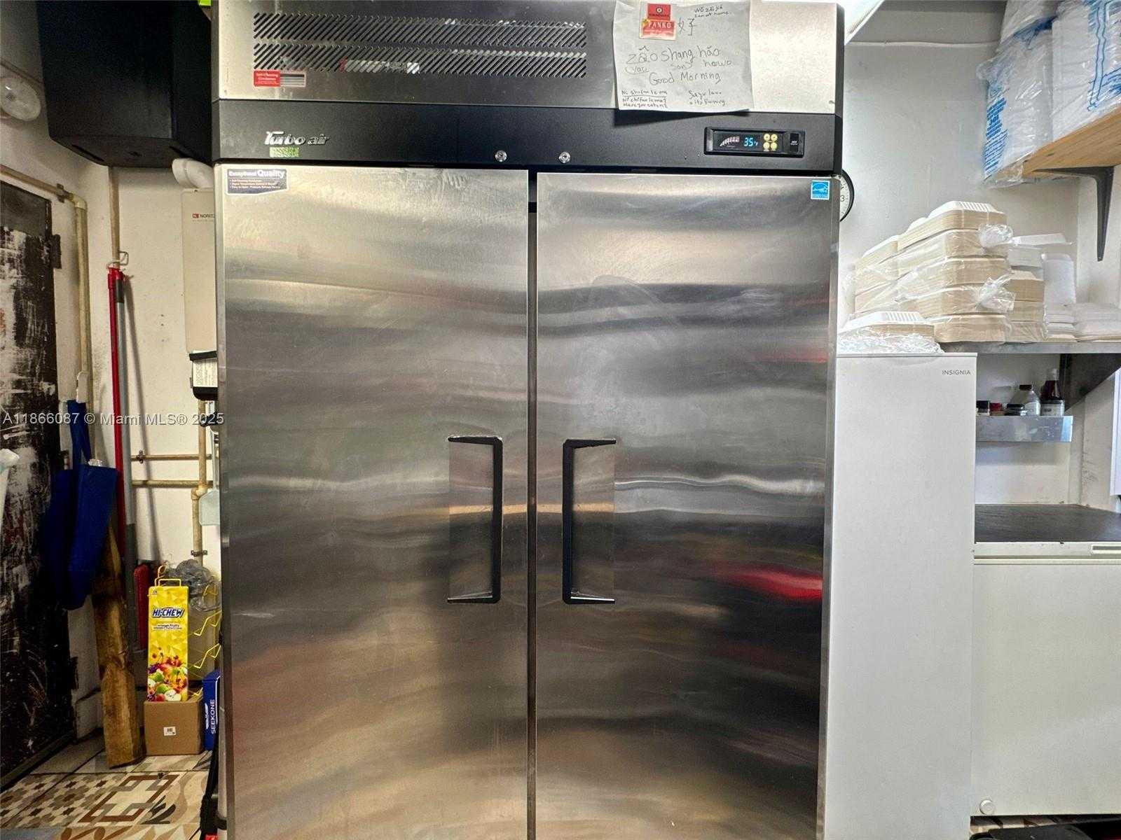 Small Image of WITH TERRACE FOR SALE NEAR DADELAND MALL, Kendall Number 14