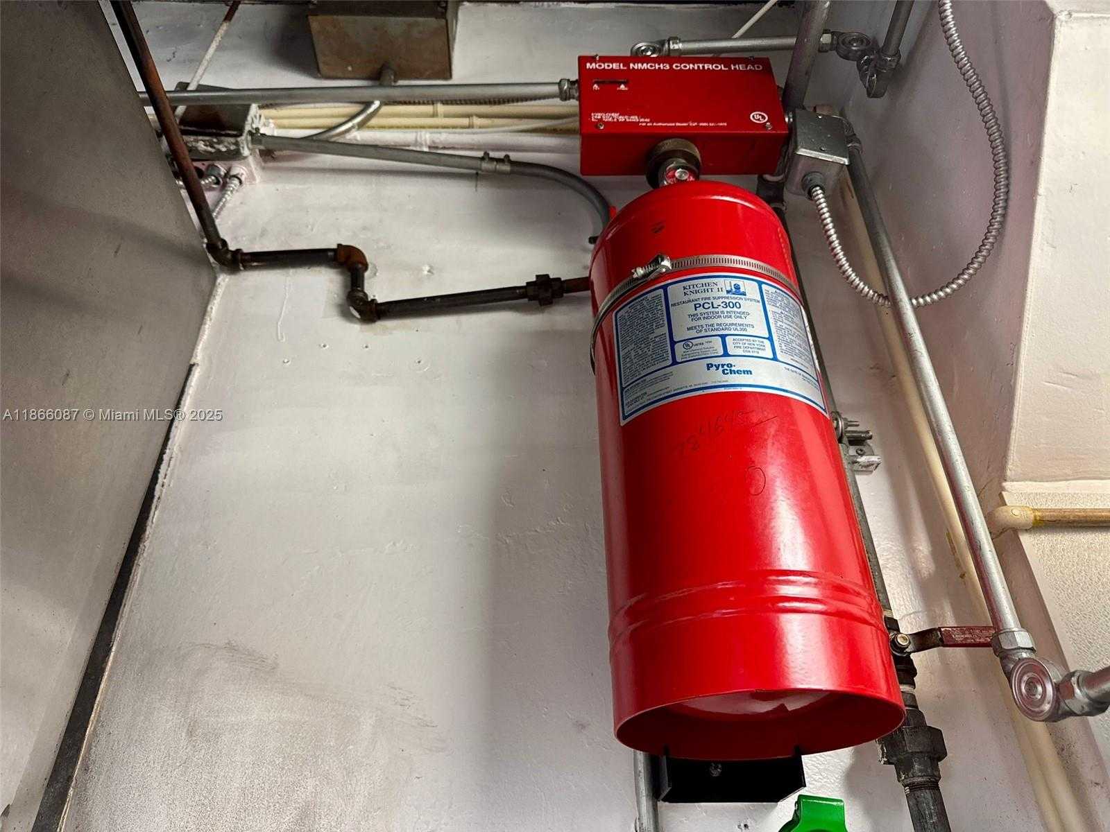 Small Image of WITH TERRACE FOR SALE NEAR DADELAND MALL, Kendall Number 20