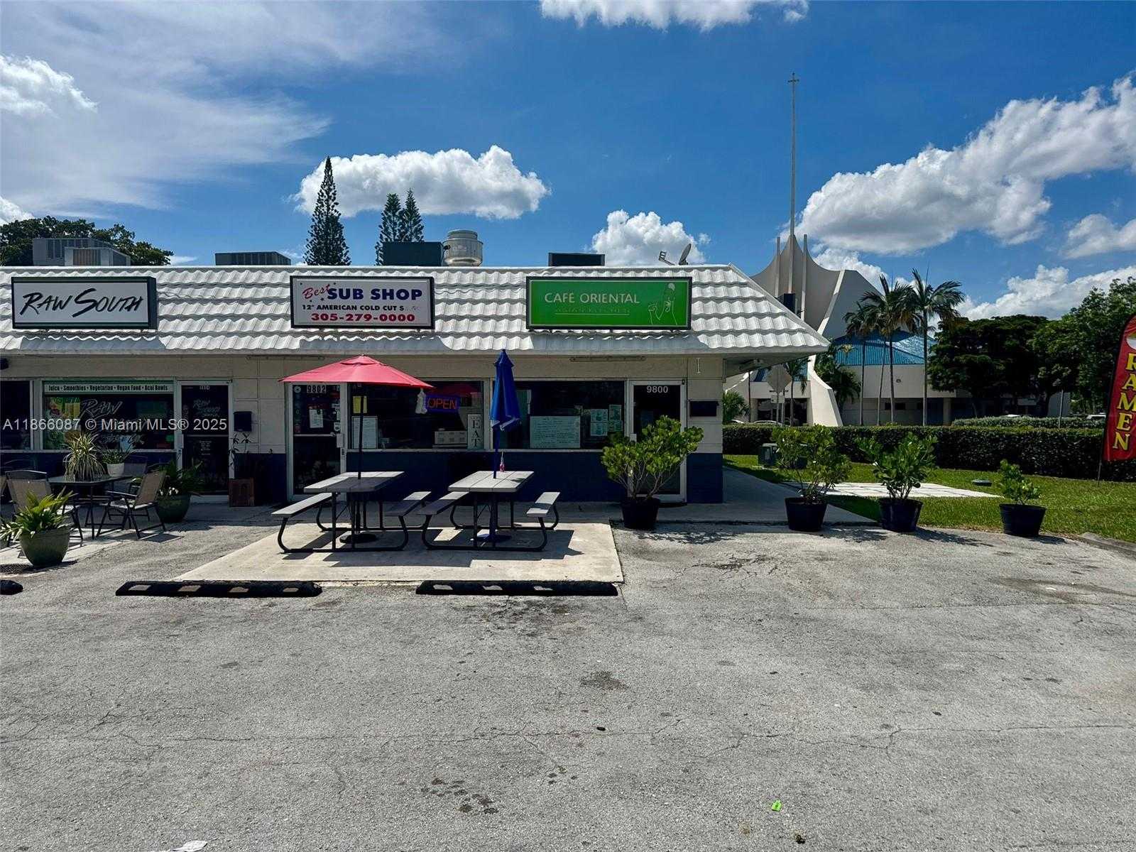 Small Image of WITH TERRACE FOR SALE NEAR DADELAND MALL, Kendall Number 26