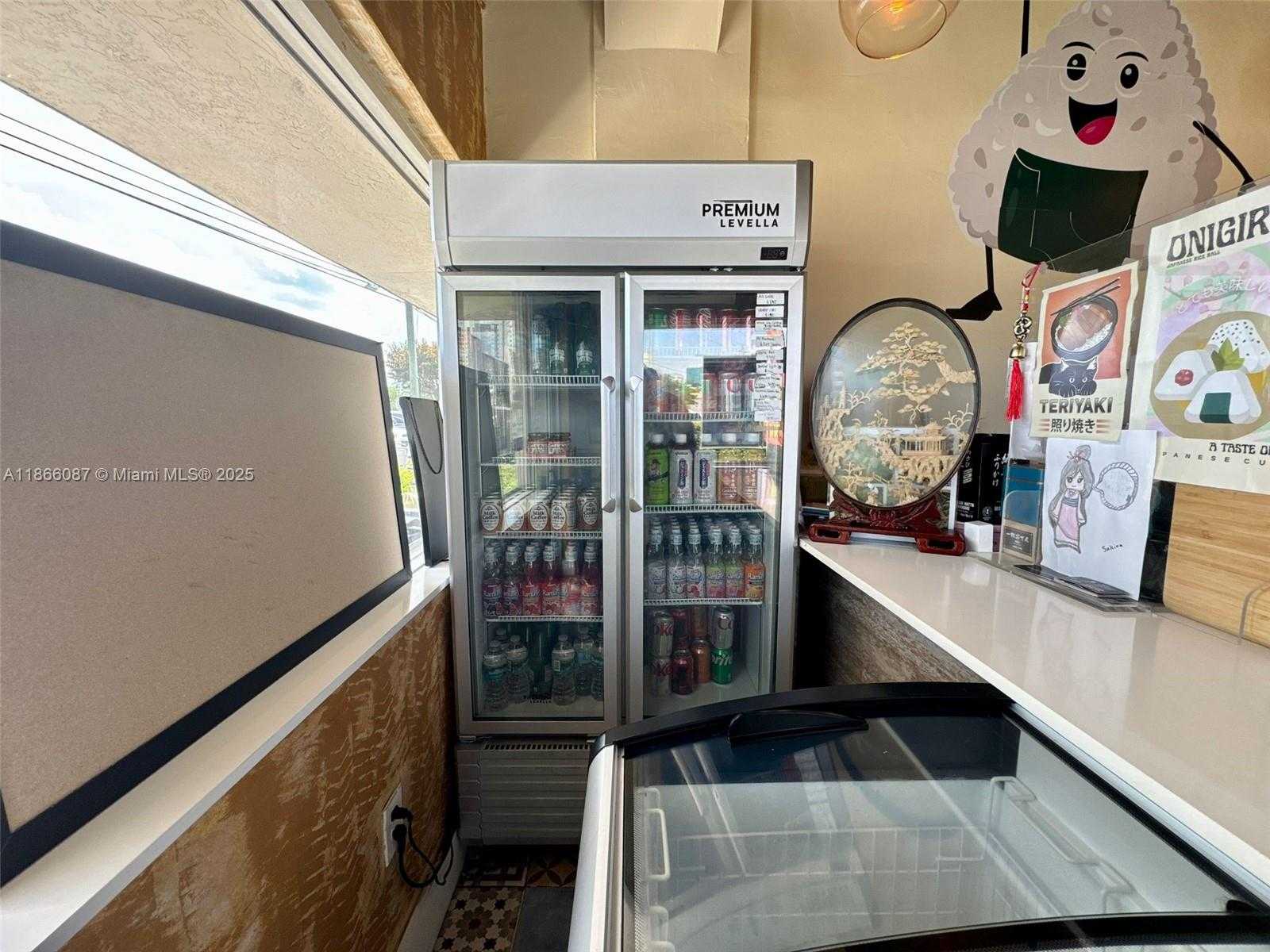 Small Image of WITH TERRACE FOR SALE NEAR DADELAND MALL, Kendall Number 7