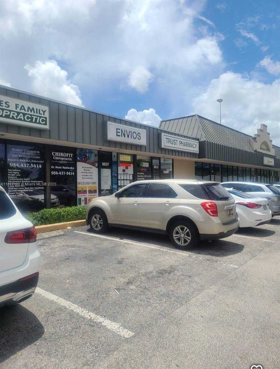 Small Image of 9837 PINES BLVD, Pembroke Pines Number 3