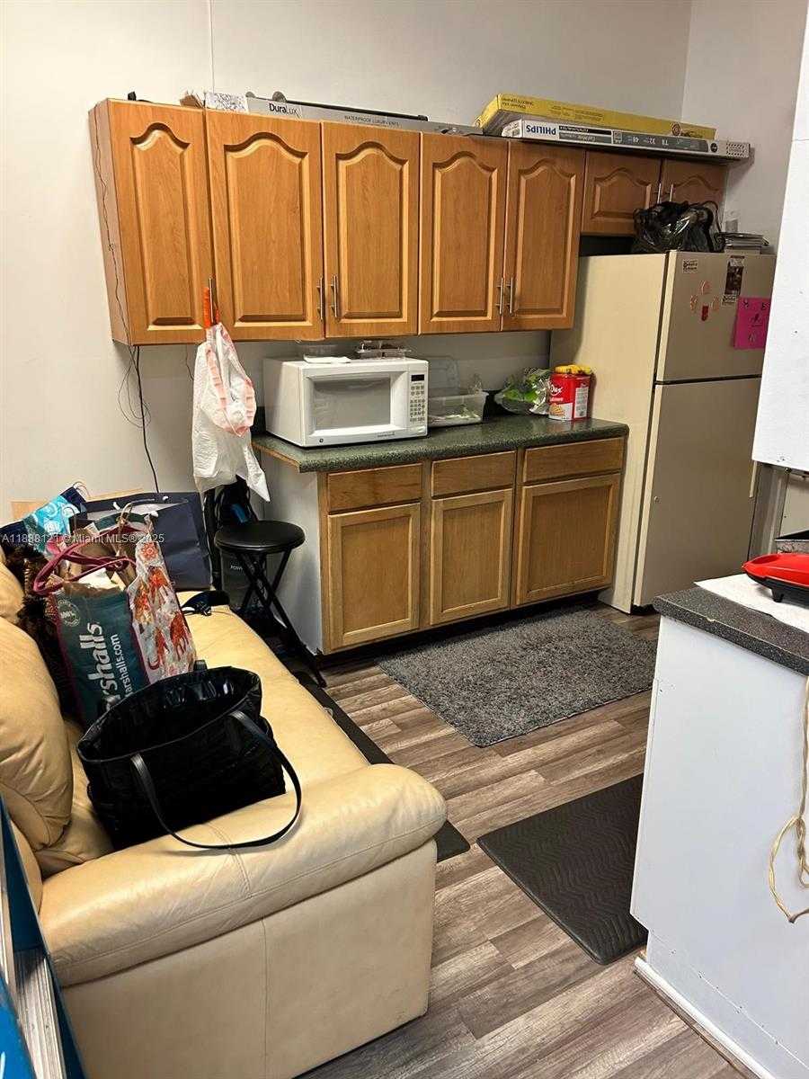 Small Image of Miami Number 7