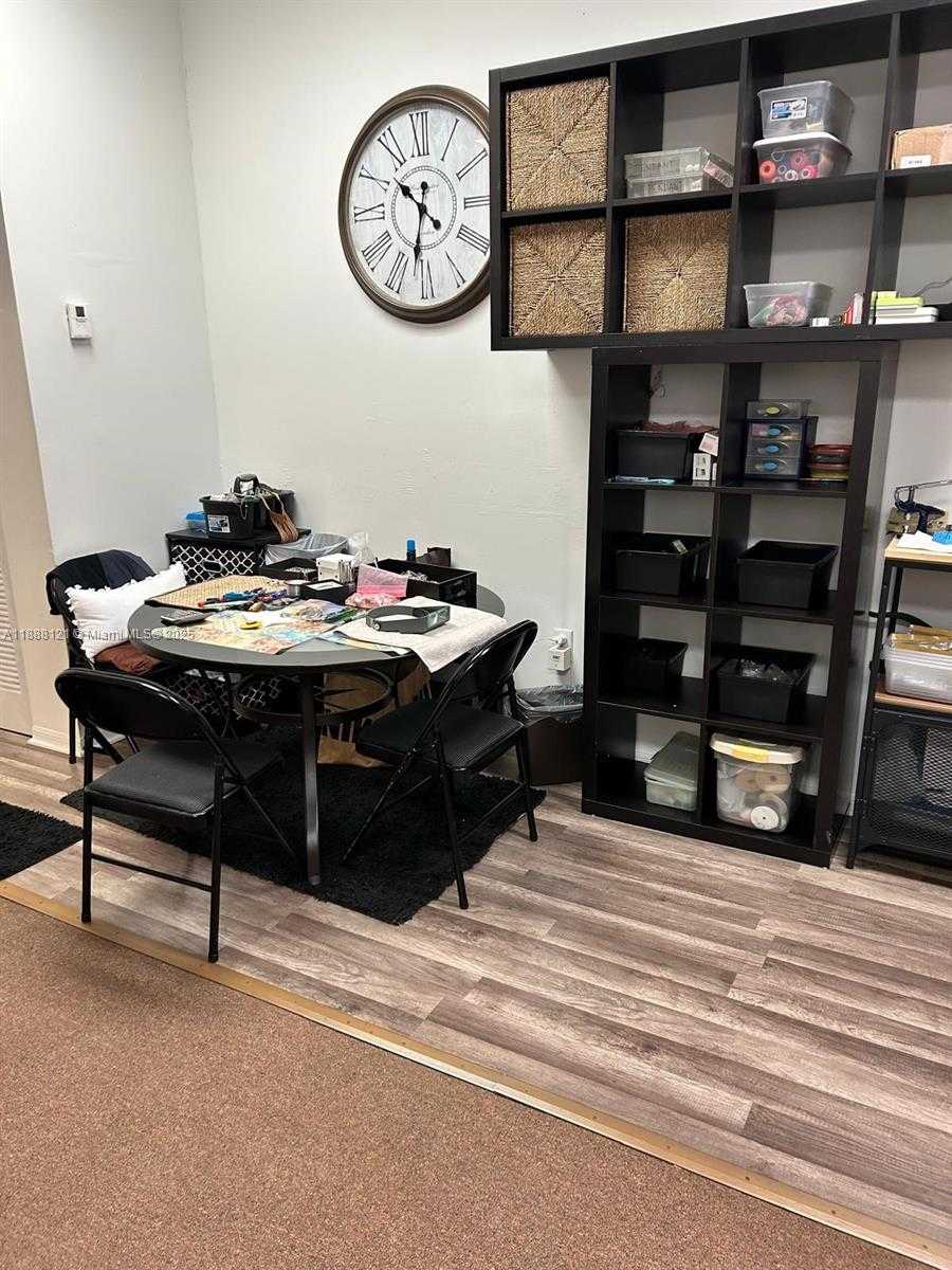 Small Image of Miami Number 9