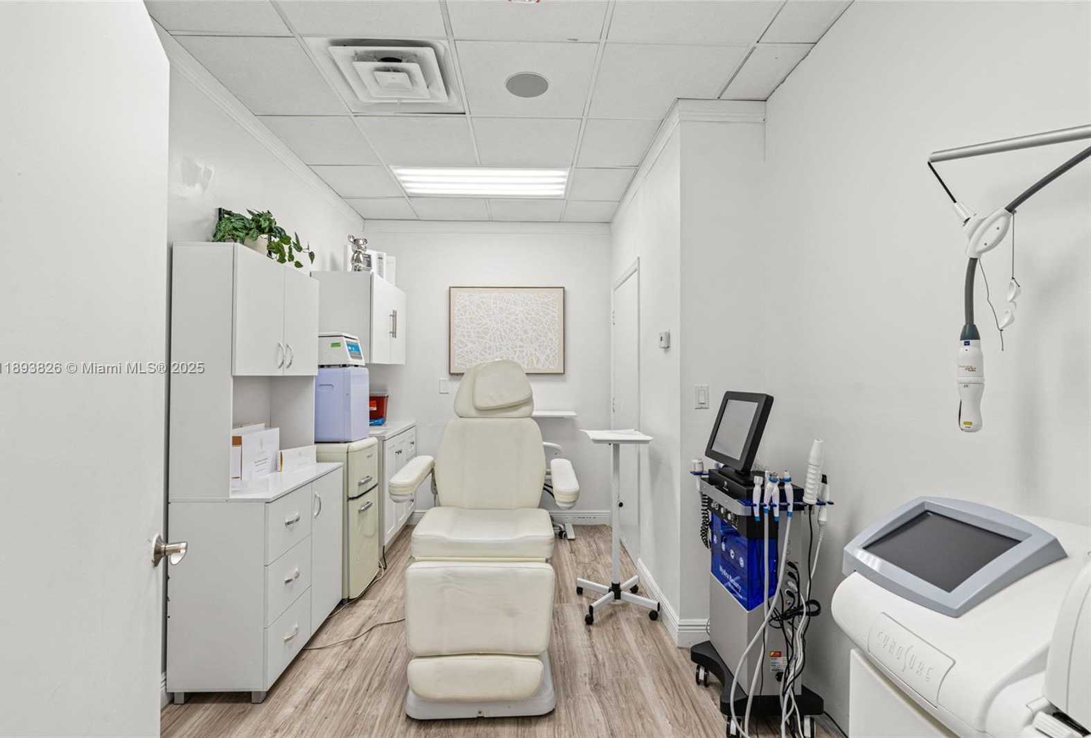 Small Image of South Miami Number 15