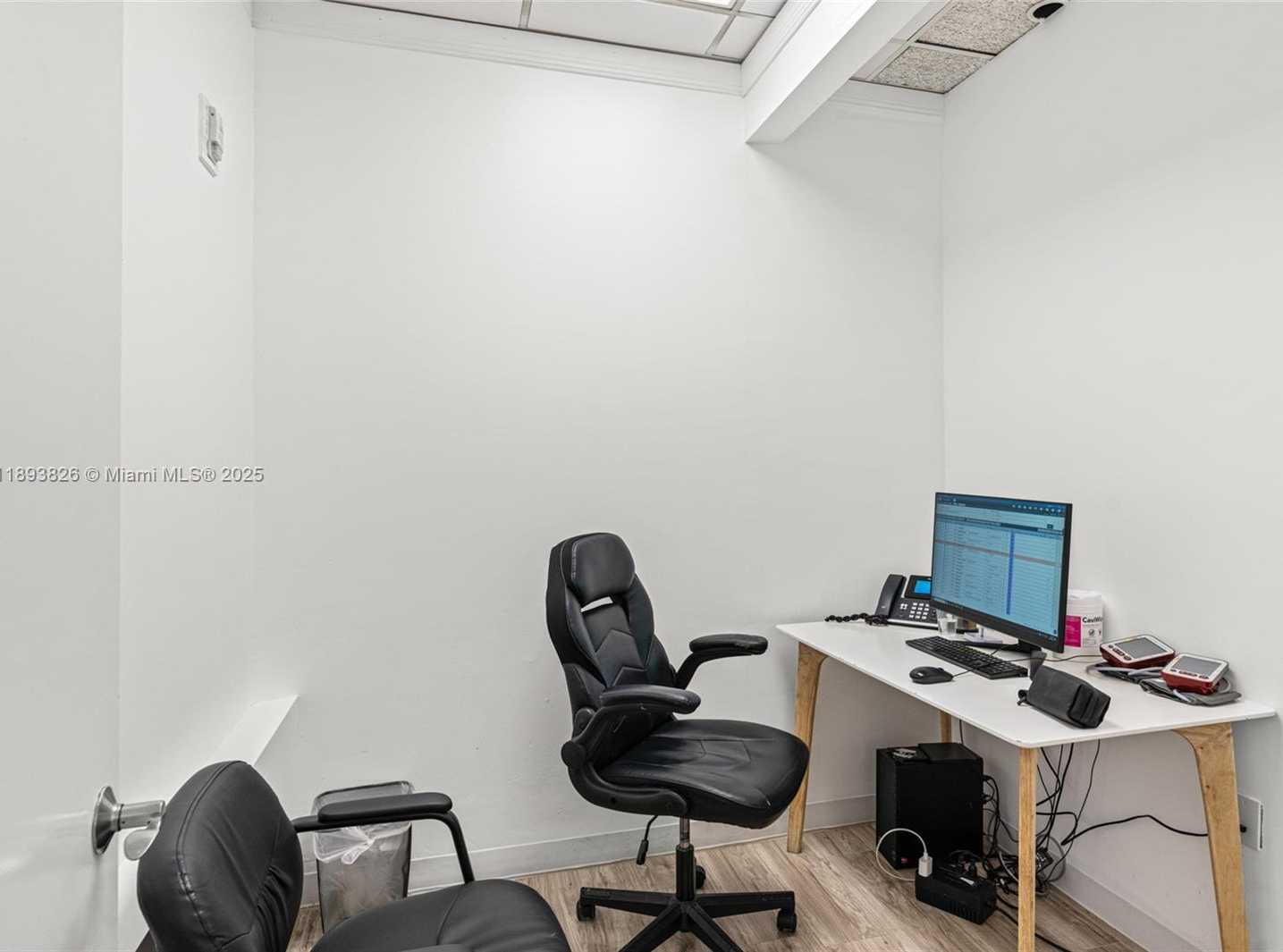 Small Image of South Miami Number 17