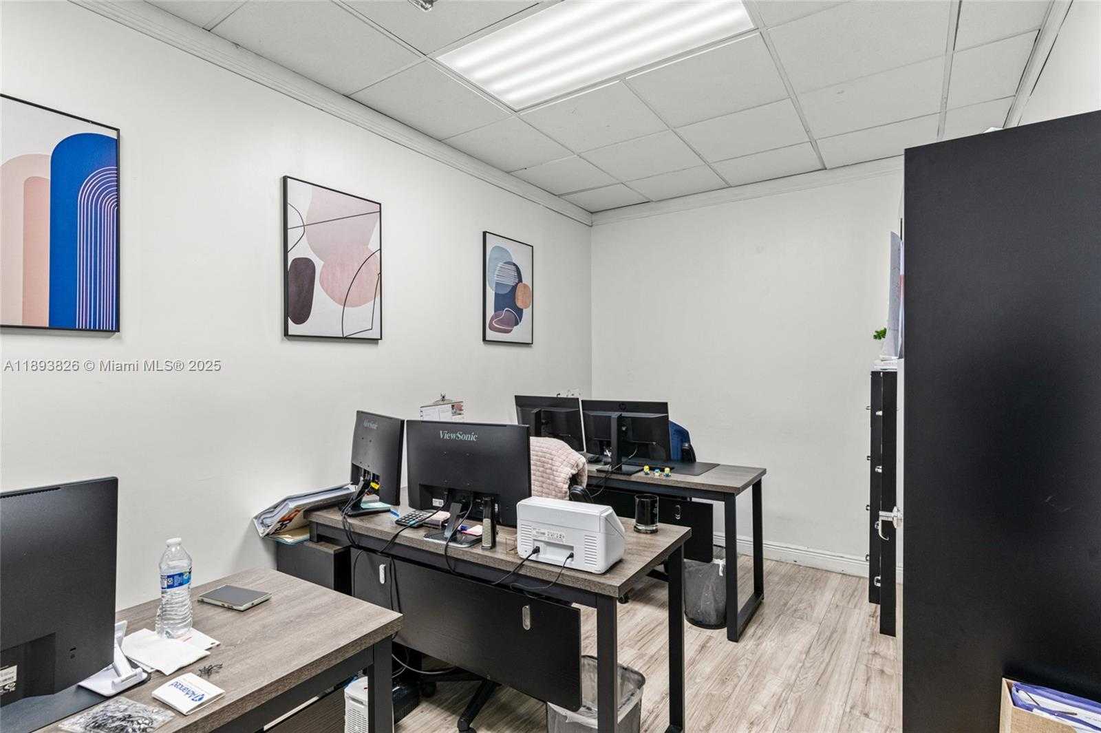 Small Image of South Miami Number 25