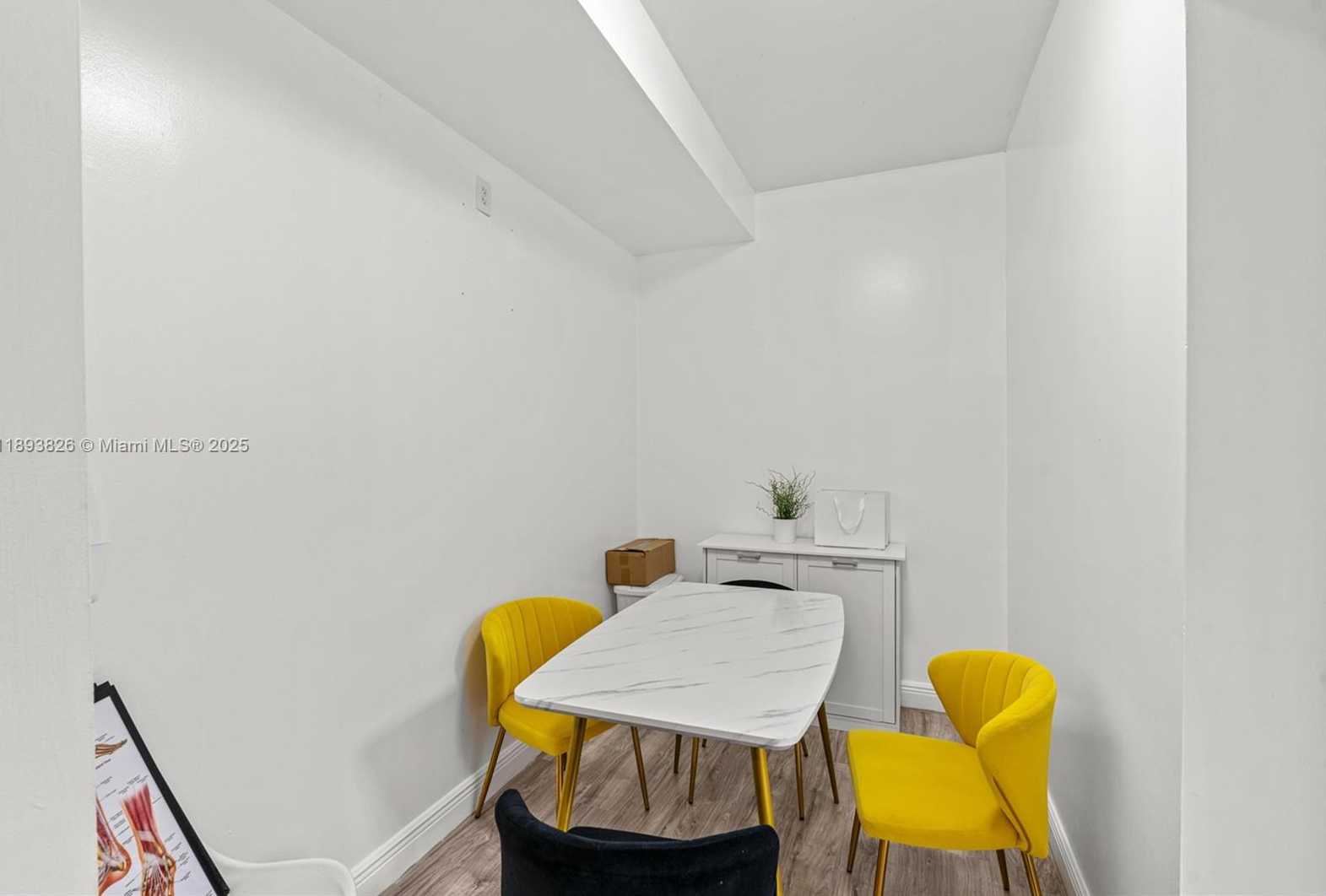 Small Image of South Miami Number 28