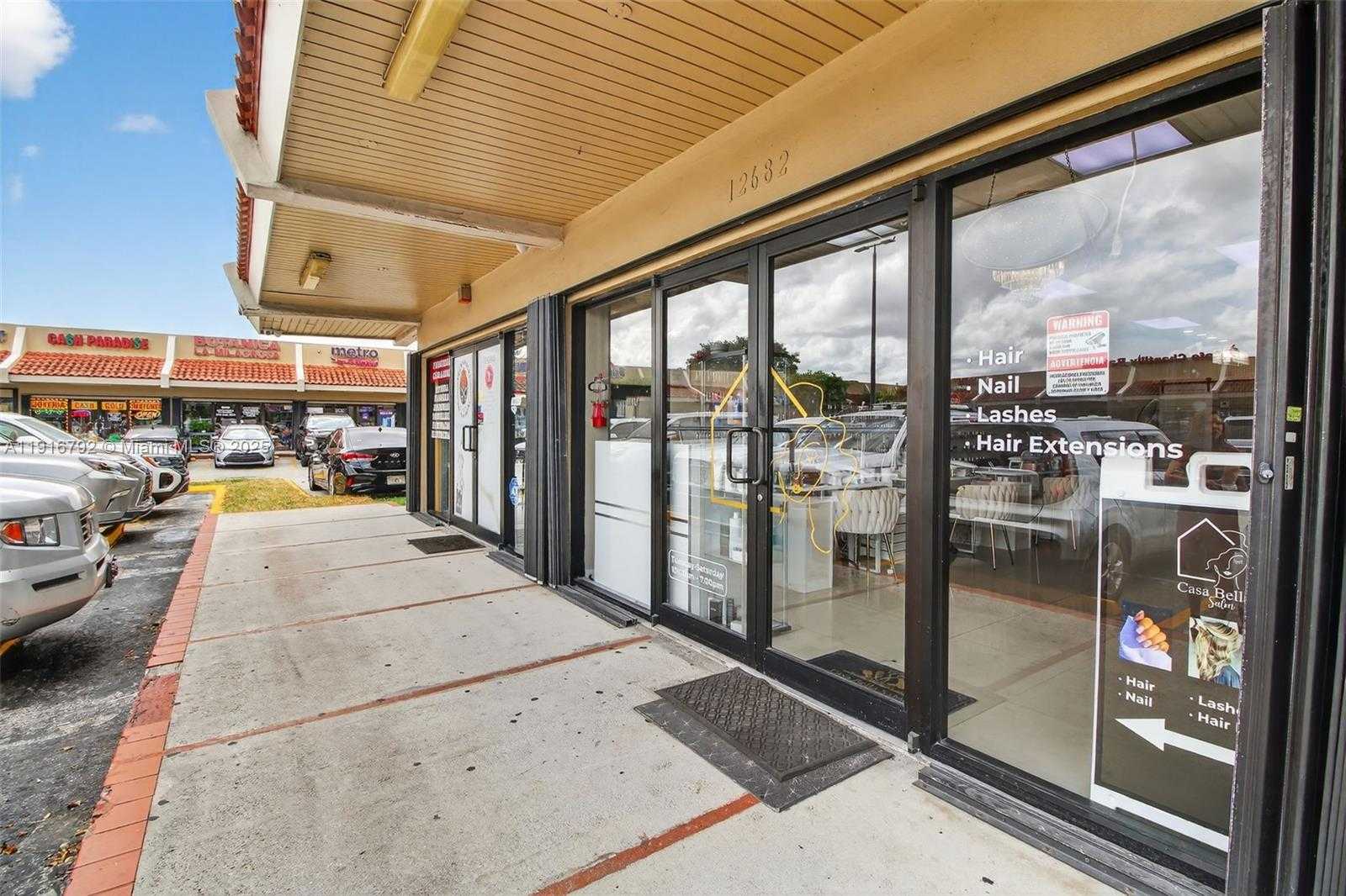 Small Image of SALON FOR SALE ON 8TH STREET, Miami Number 18