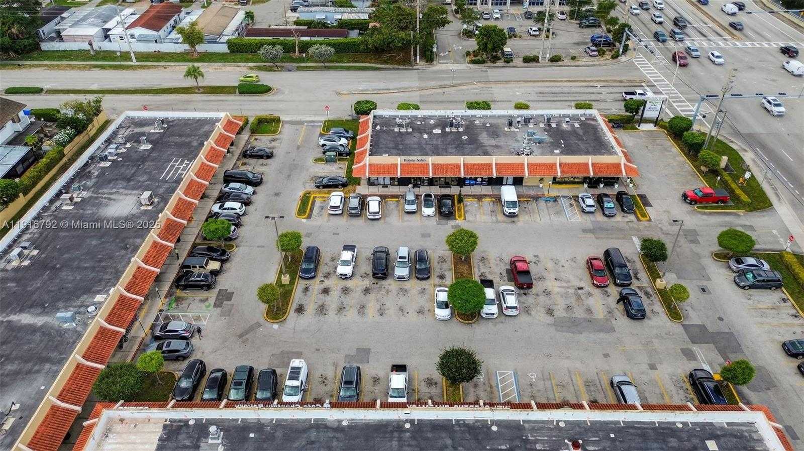 Small Image of SALON FOR SALE ON 8TH STREET, Miami Number 20