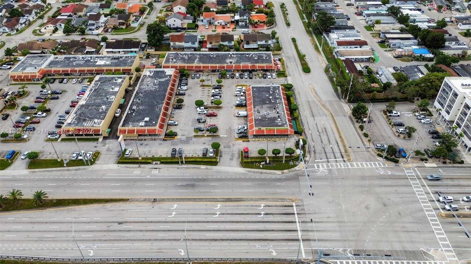 Small Image of SALON FOR SALE ON 8TH STREET, Miami Number 21