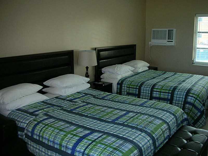 Small Image of 2300 NORTH SURF RD, Hollywood Number 13
