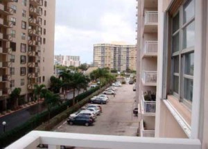 Plaza Towers Condominiums Hallandale